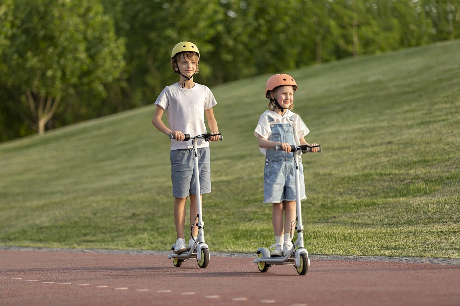 Segway-Ninebot Zing C8, E Scooter für Kinder, max. 16 km/h Geschwindigkeit, 10 km Reichweite, Fun